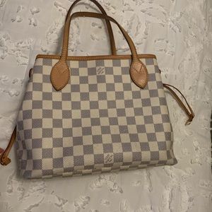 Louis Vuitton Neverfull PM